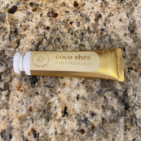 Beauty Bundle—Sol de Janeiro, Ulta, Tarte & more - Picture 5 of 16